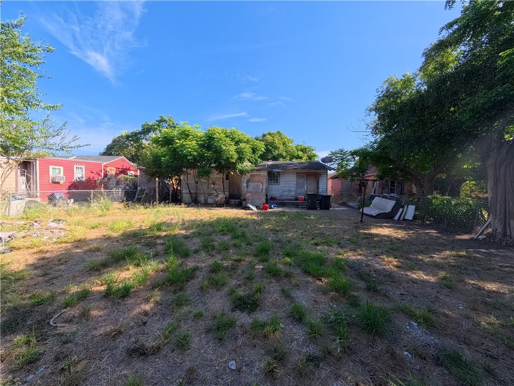 1720 Morris St Property Photo 9