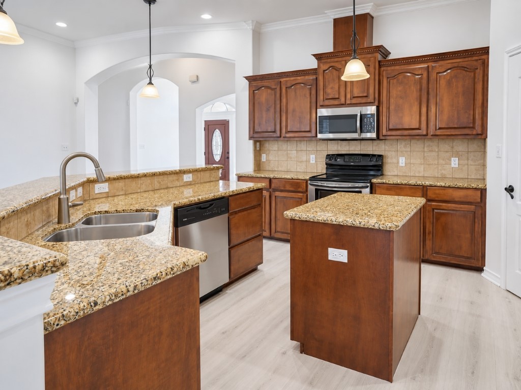 2514 Dewberry Dr Property Photo 10