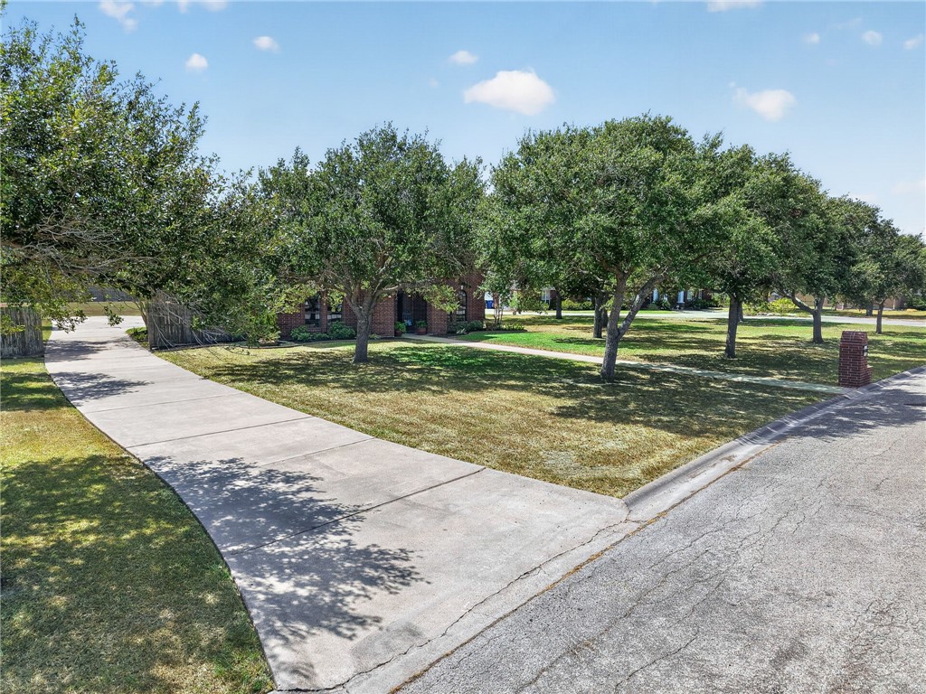 5625 King Acres Dr 1 Property Photo 3