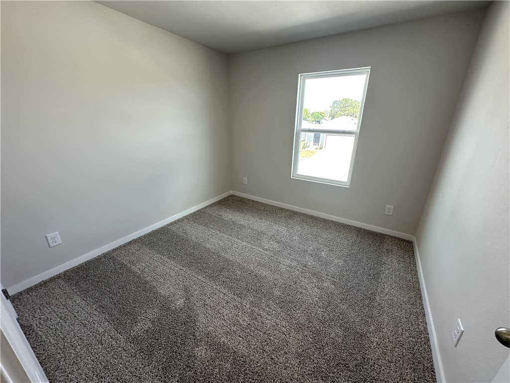 512 Meansville Dr Property Photo 2