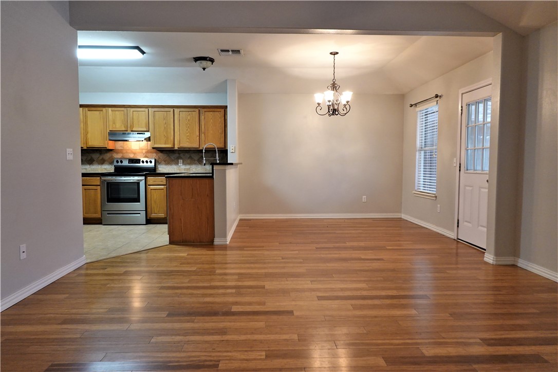 1120 La Mirada Property Photo 3