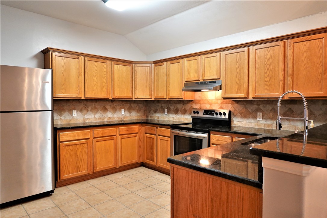 1120 La Mirada Property Photo 10