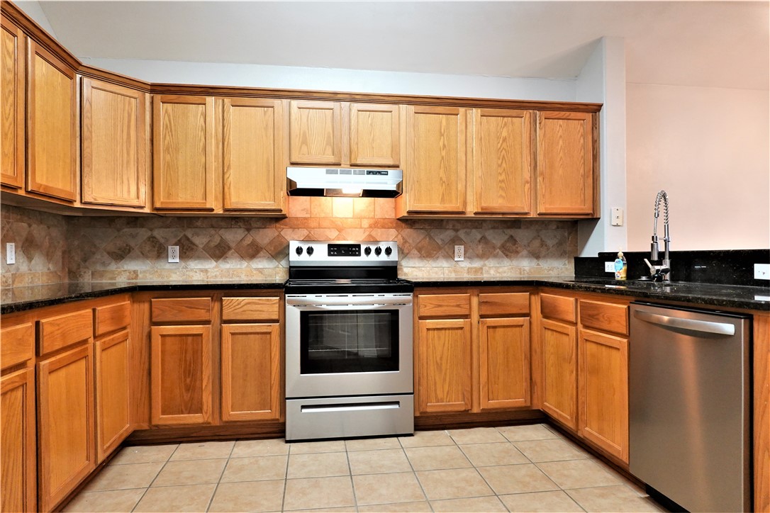 1120 La Mirada Property Photo 11