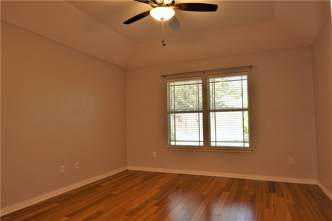 1120 La Mirada Property Photo 19