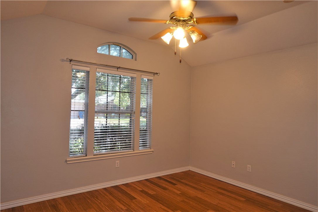 1120 La Mirada Property Photo 22