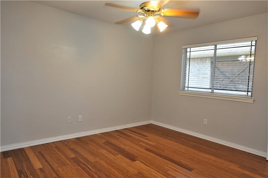 1120 La Mirada Property Photo 26