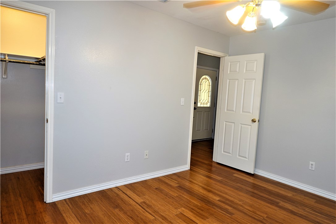 1120 La Mirada Property Photo 28