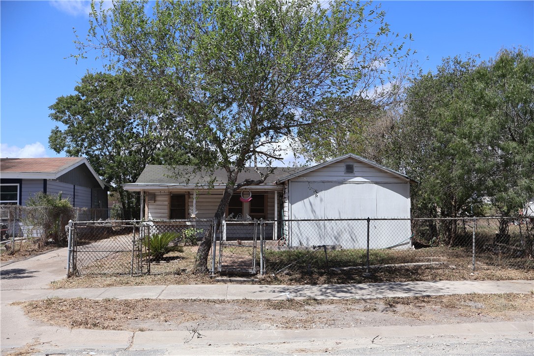 4333 Molina Dr Property Photo 2
