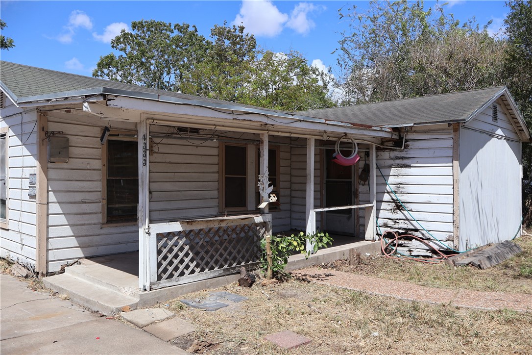4333 Molina Dr Property Photo 3