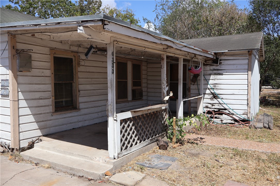 4333 Molina Dr Property Photo 10