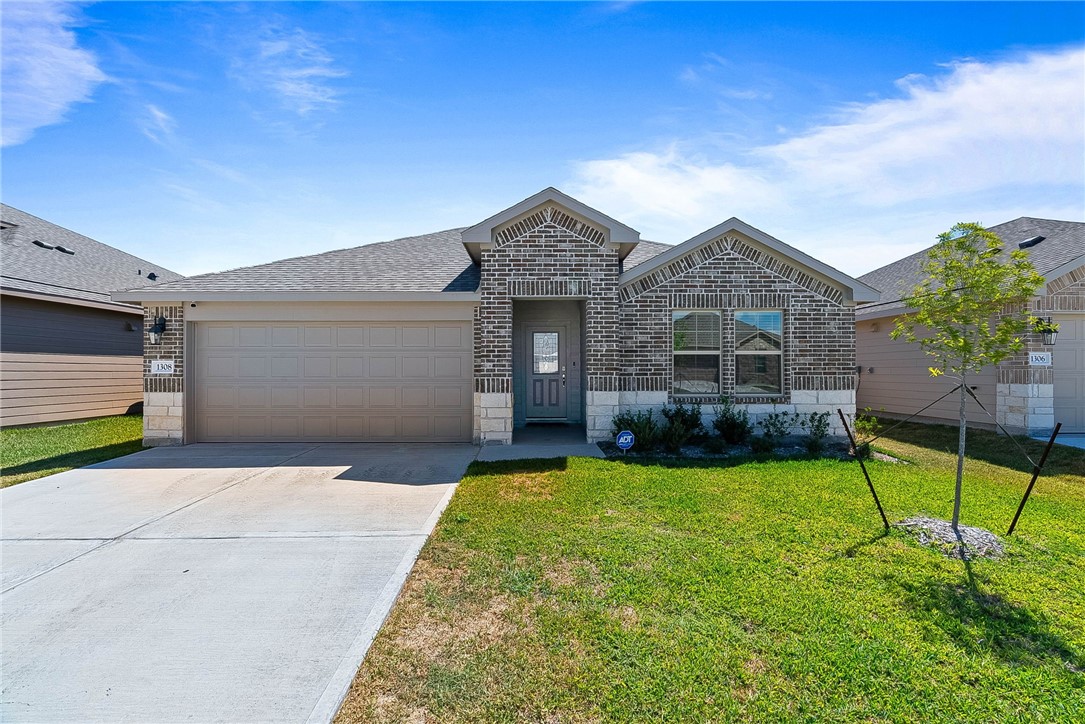 1308 Maverick St Property Photo 1