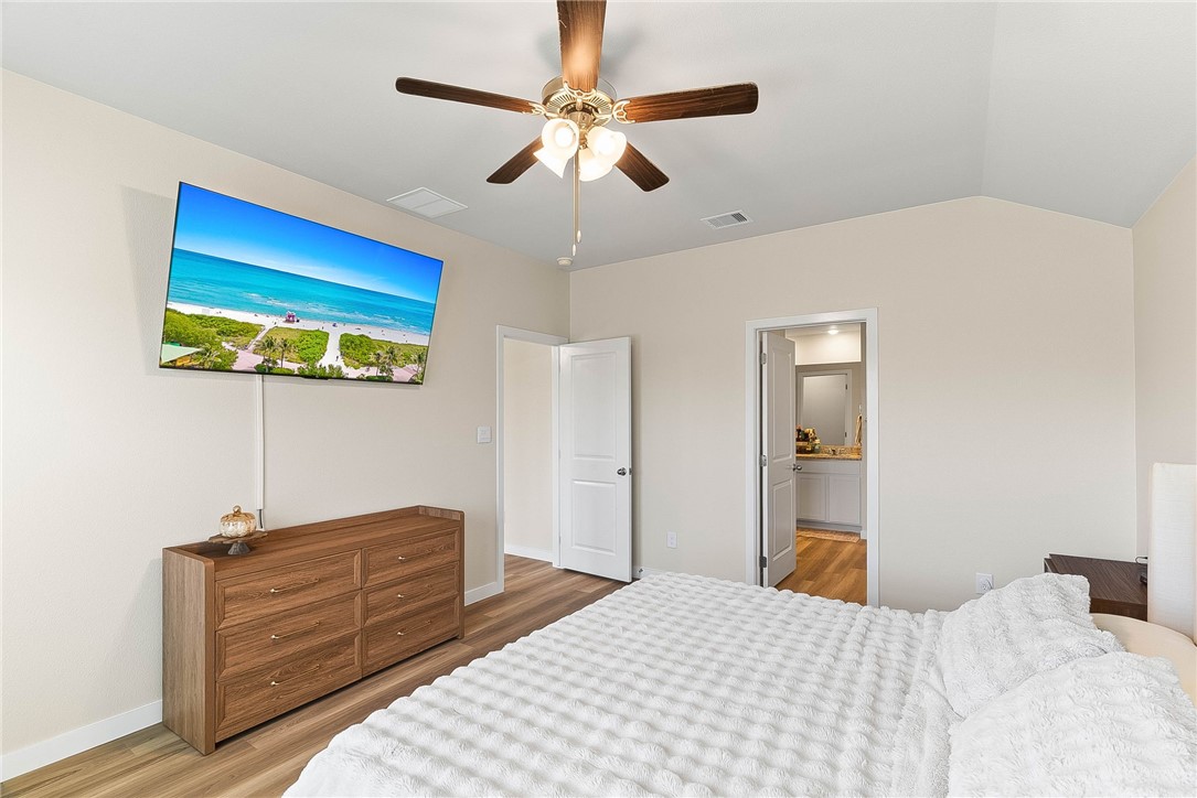 1308 Maverick St Property Photo 8