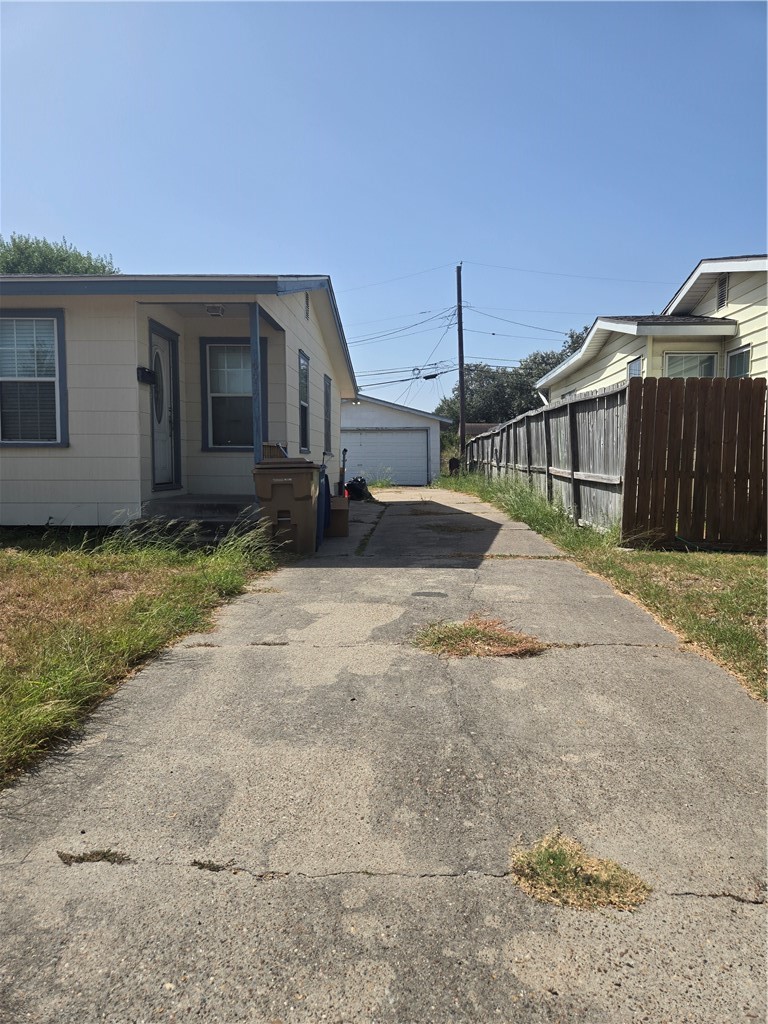4417 Townsend St Property Photo 2