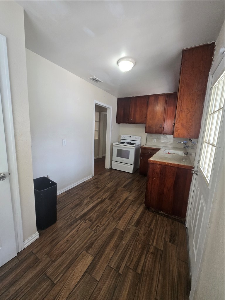 4417 Townsend St Property Photo 7