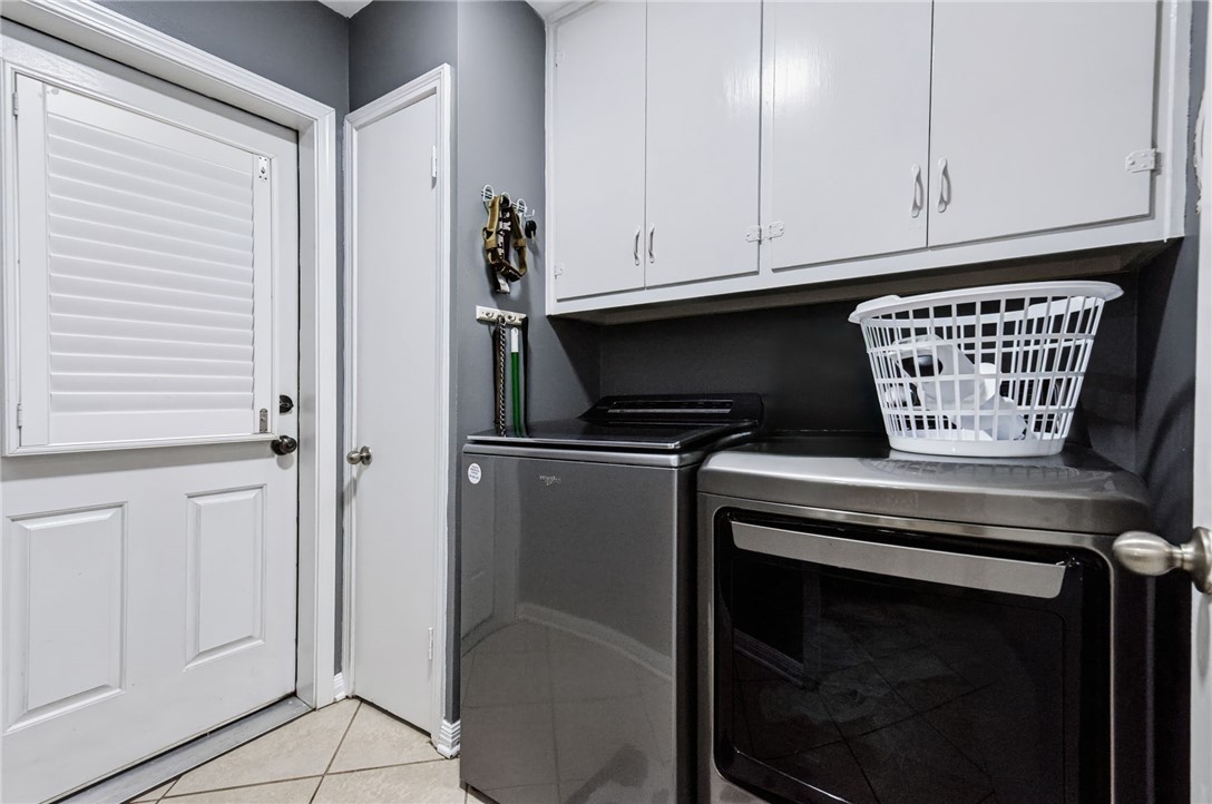 633 Moray Pl Property Photo 29