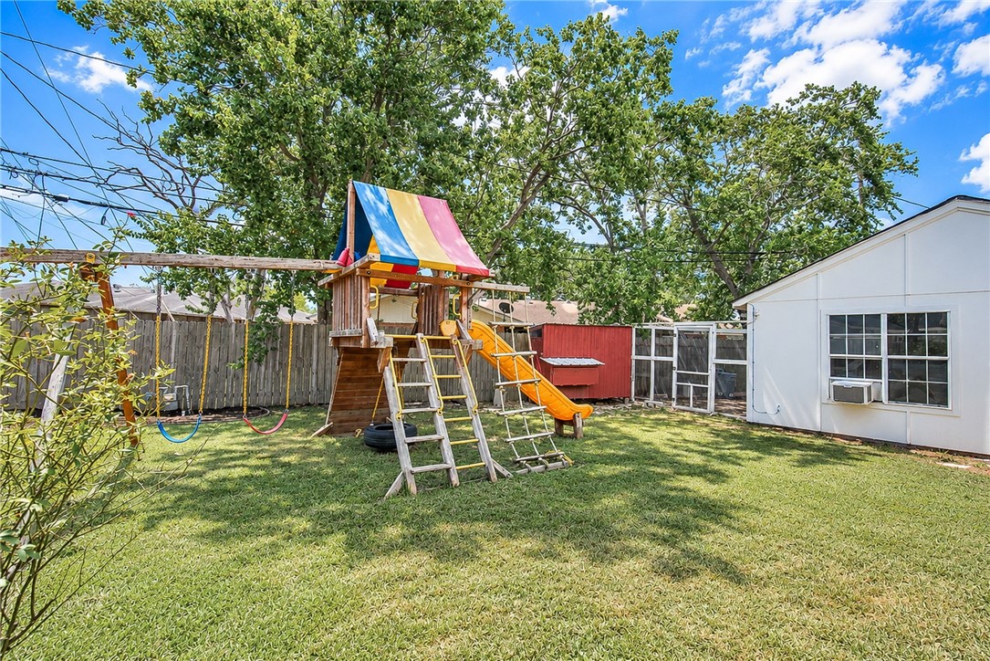 633 Moray Pl Property Photo 33