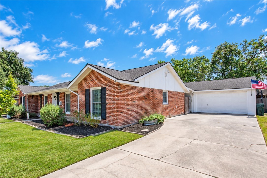 633 Moray Pl Property Photo 36