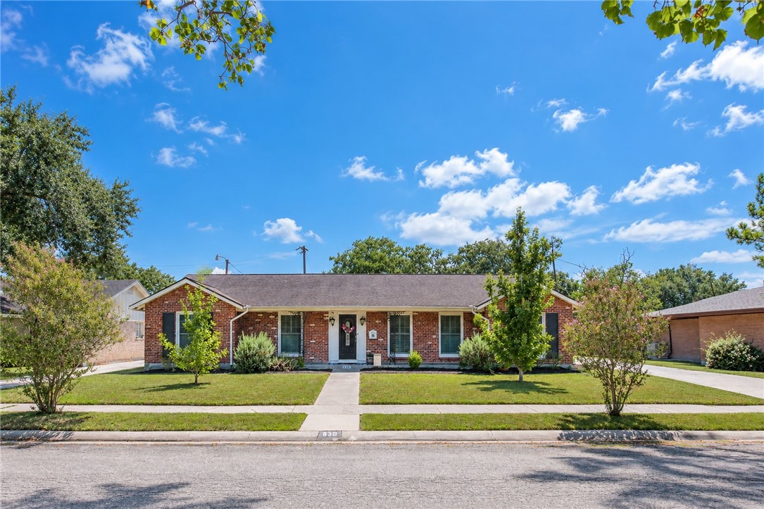 633 Moray Pl Property Photo 42