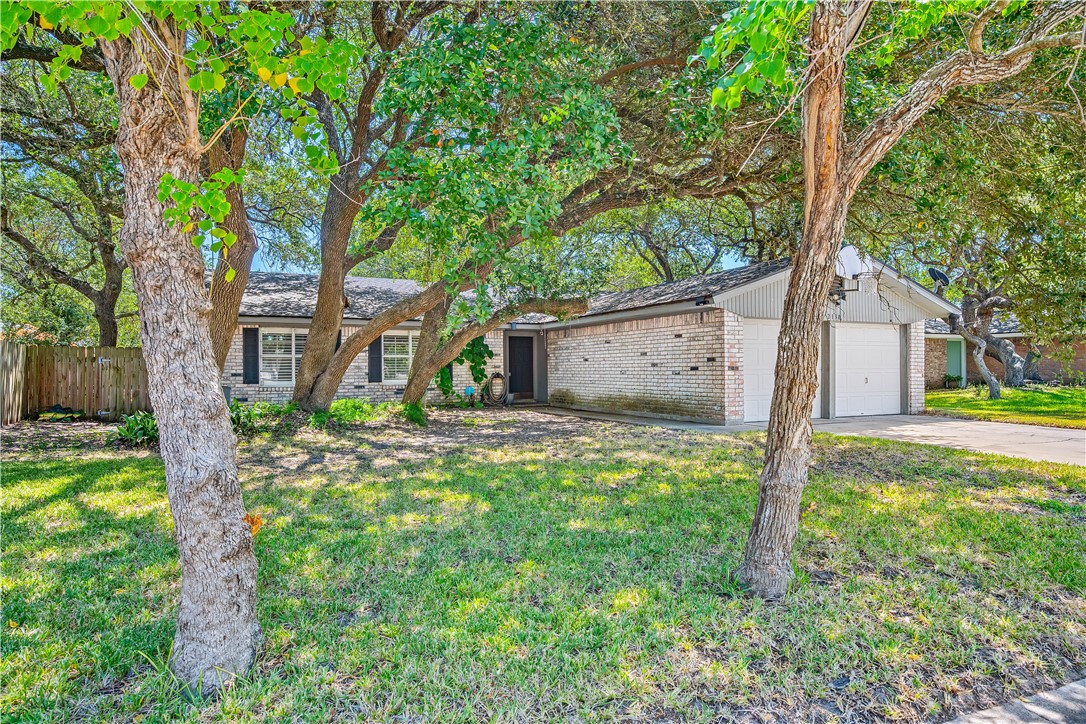 2130 Eastwind St Property Photo 2