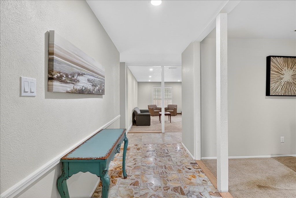 5422 Whitemarsh Dr Property Photo 4