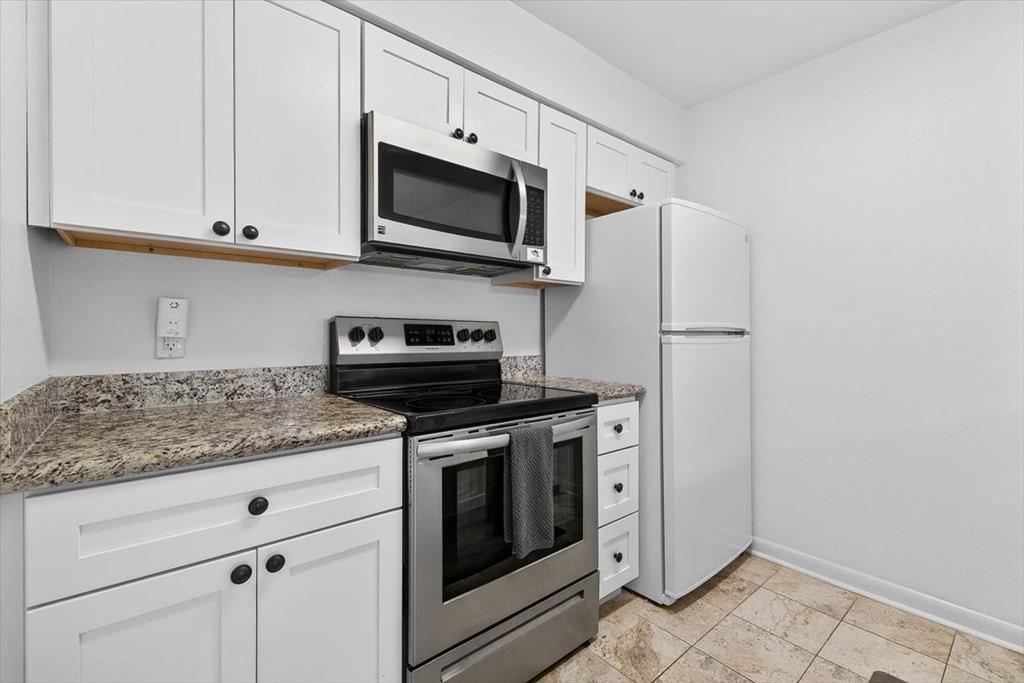 610 Lauderdale Dr 610 Property Photo 13
