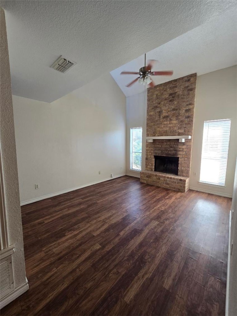 5166 Middlecoff Road B Property Photo 3