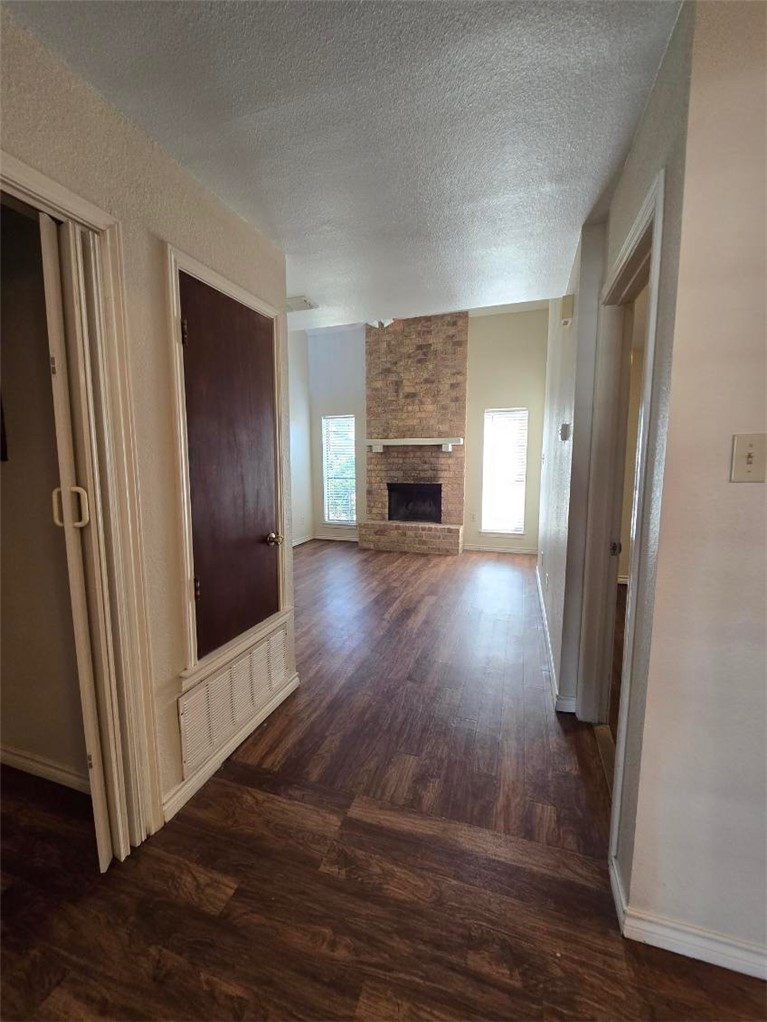 5166 Middlecoff Road B Property Photo 6