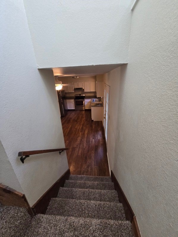 5166 Middlecoff Road B Property Photo 19