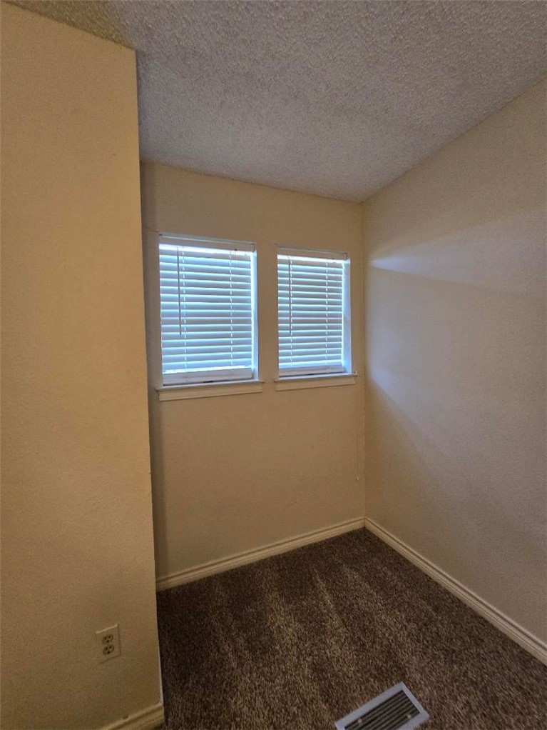 5166 Middlecoff Road B Property Photo 32