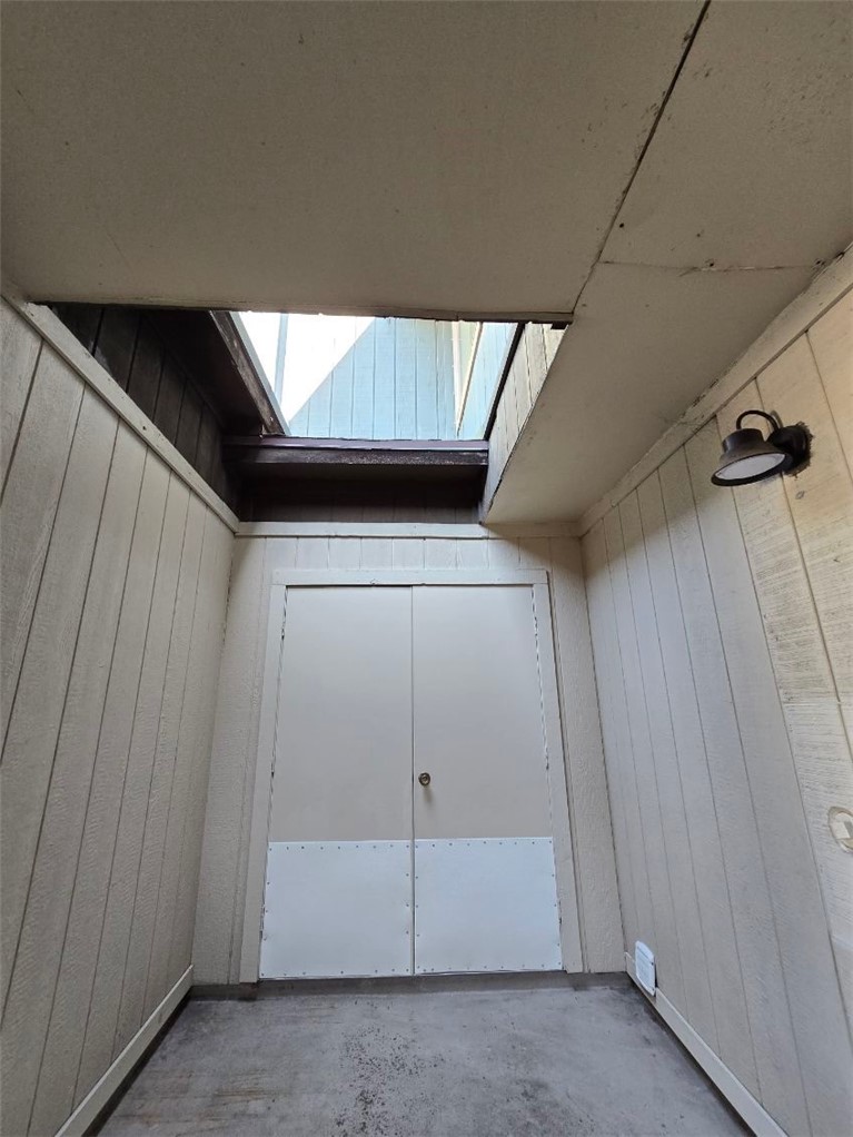 5166 Middlecoff Road B Property Photo 40