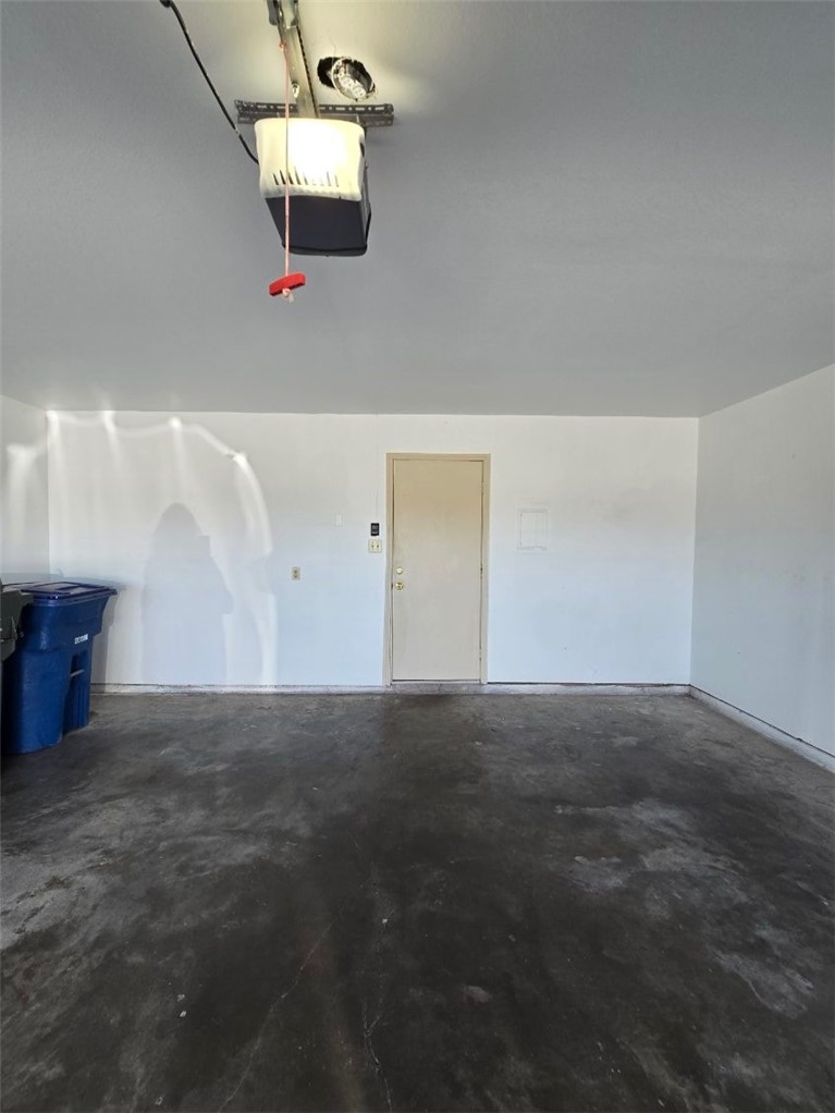 5166 Middlecoff Road B Property Photo 44