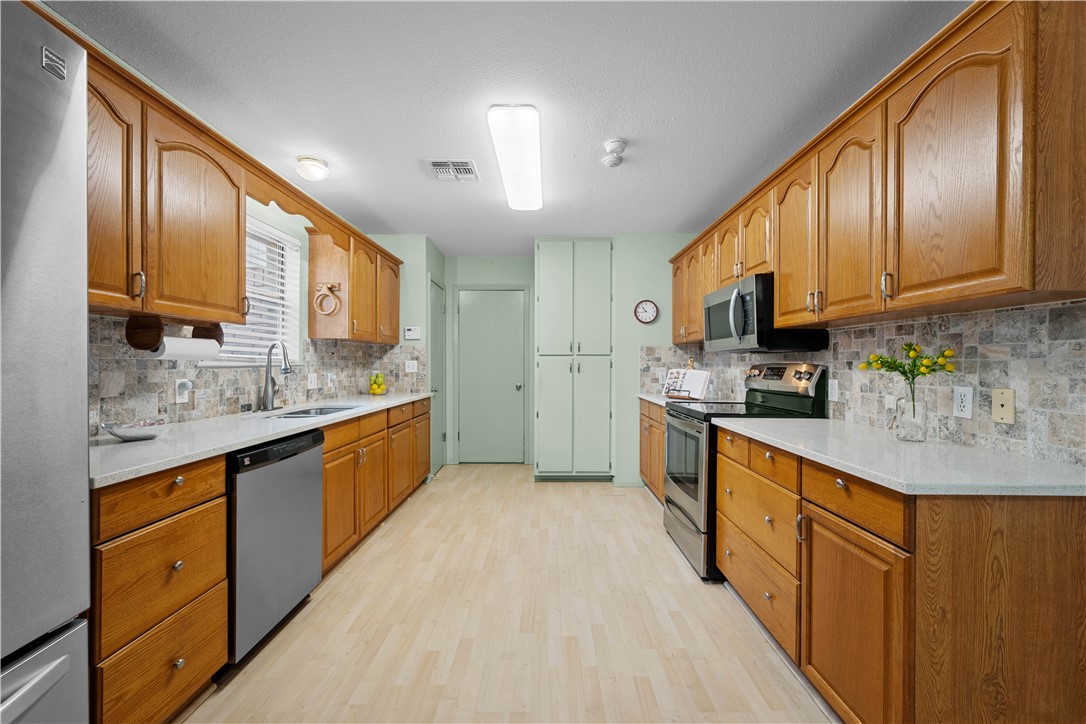 1513 Bluebird Ln Property Photo 8