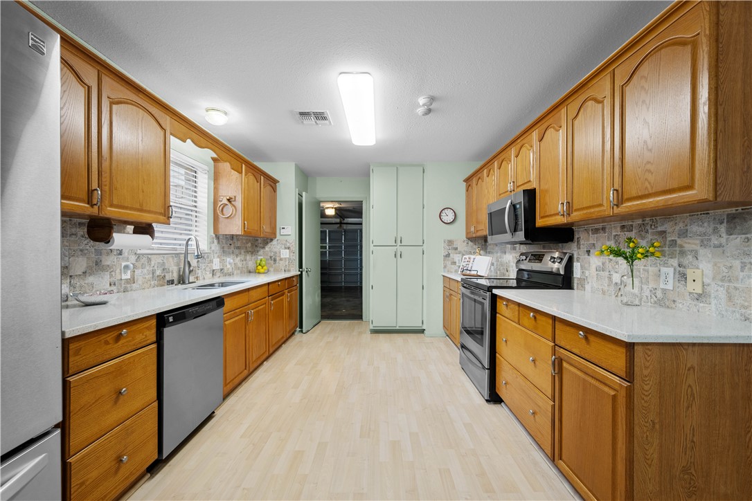 1513 Bluebird Ln Property Photo 9
