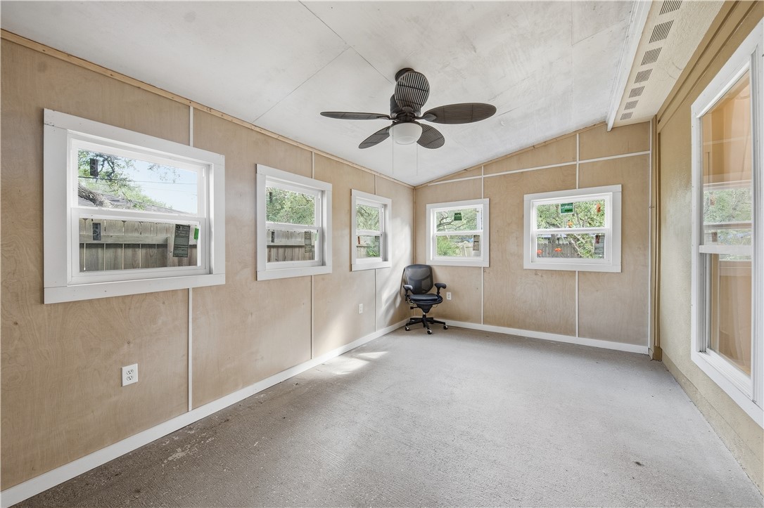 3146 Lenore Ave Property Photo 29