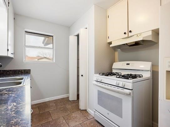 1821 Roslyn St Property Photo 6