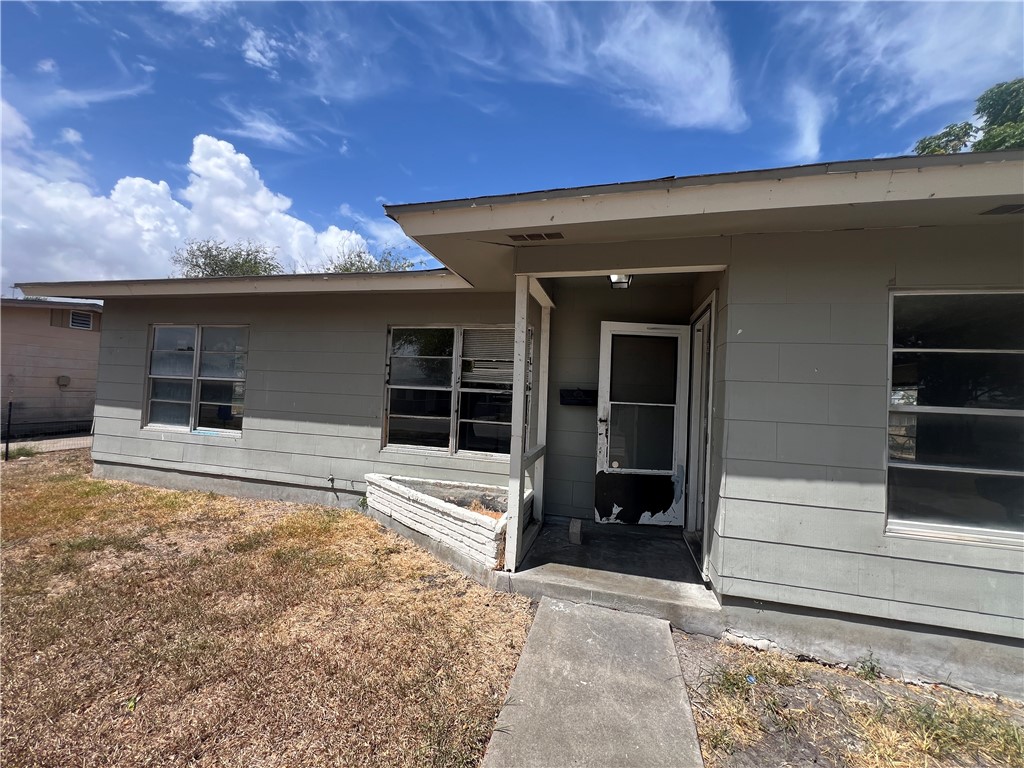 4913 Franklin Dr Property Photo 1