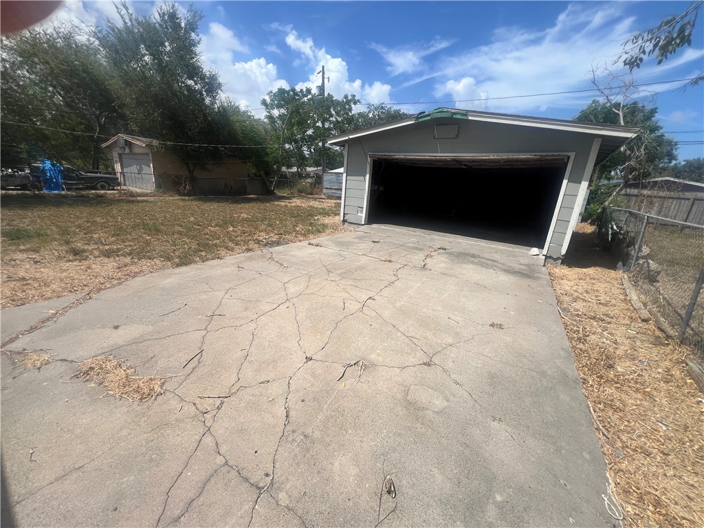 4913 Franklin Dr Property Photo 9