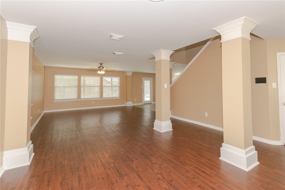 3922 Accrington Ct Property Photo 3