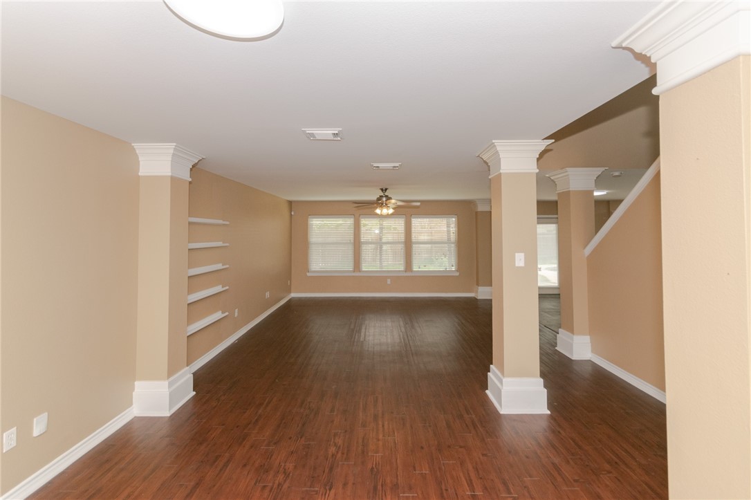 3922 Accrington Ct Property Photo 4