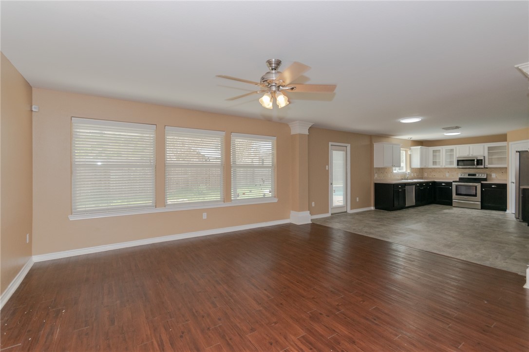 3922 Accrington Ct Property Photo 7