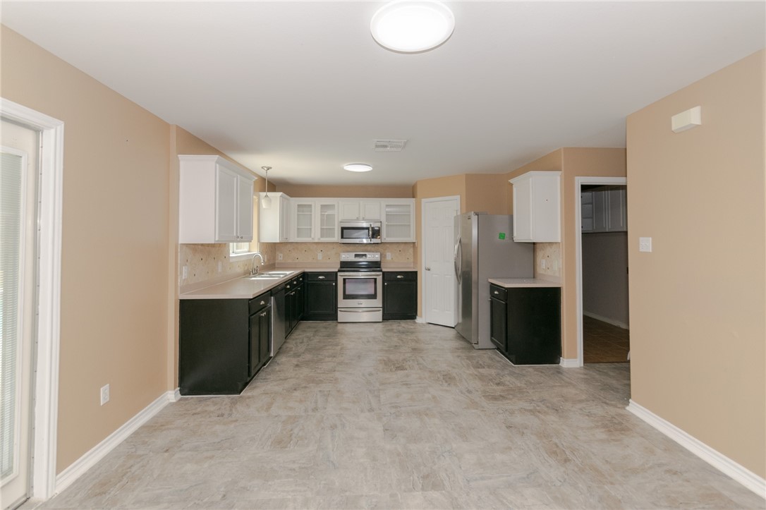 3922 Accrington Ct Property Photo 9