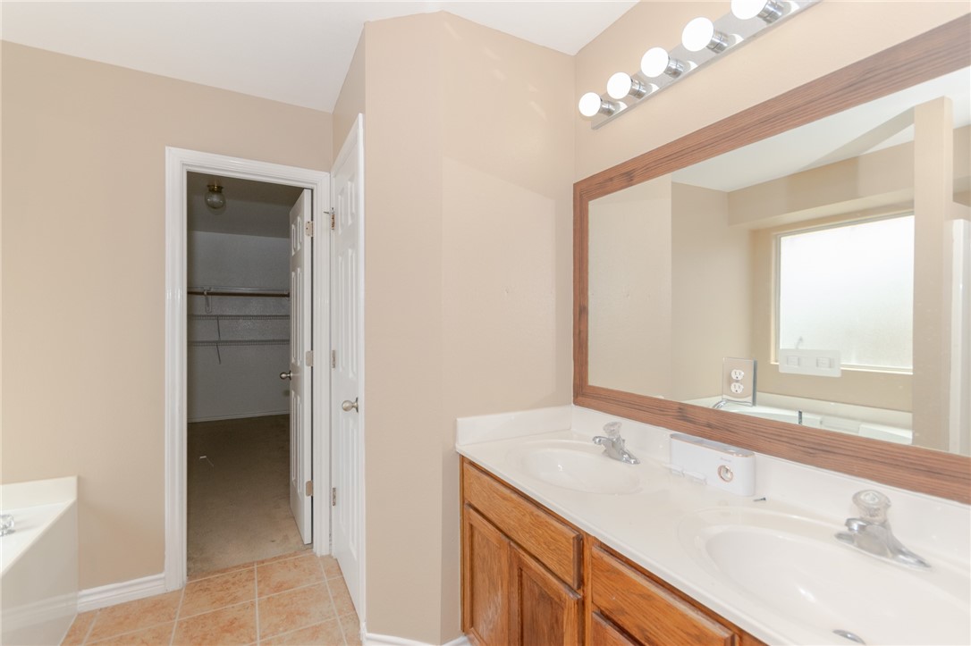 3922 Accrington Ct Property Photo 16