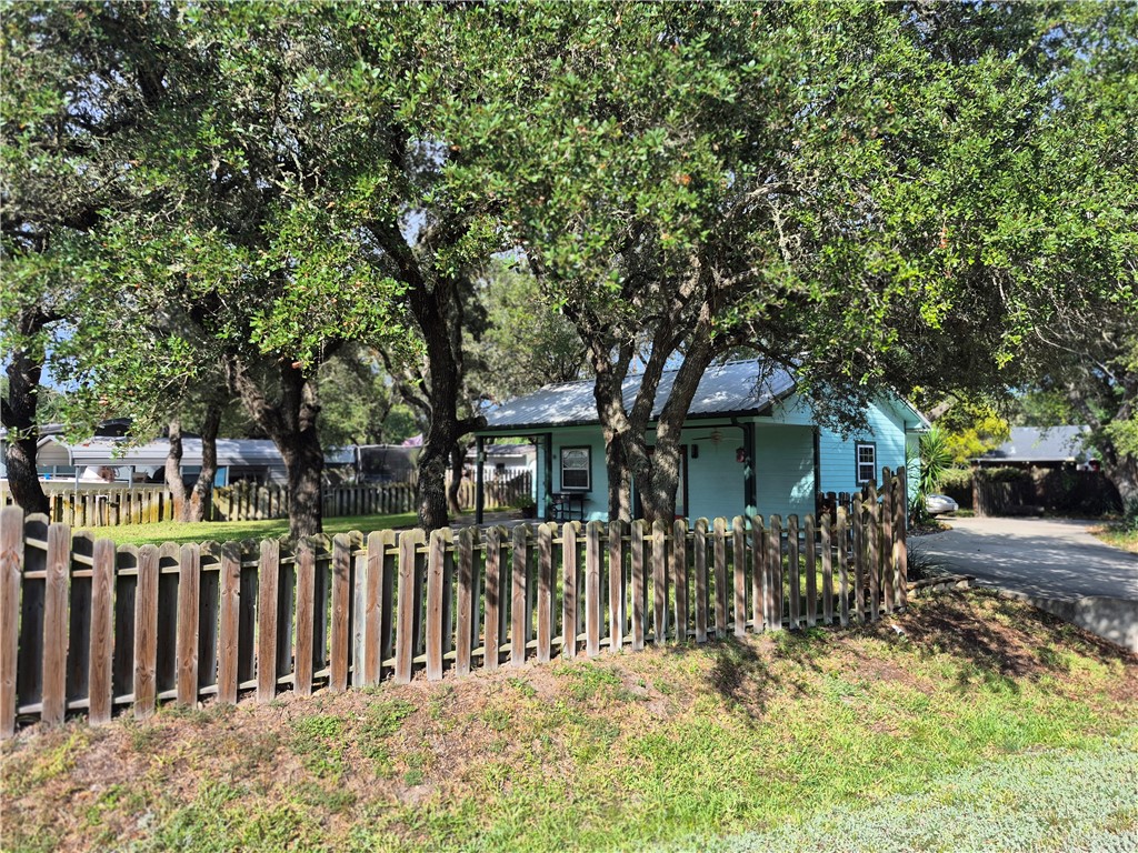 924 Ibis Dr Property Photo 11