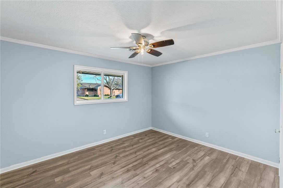 1061 Meadowbrook Dr Property Photo 18