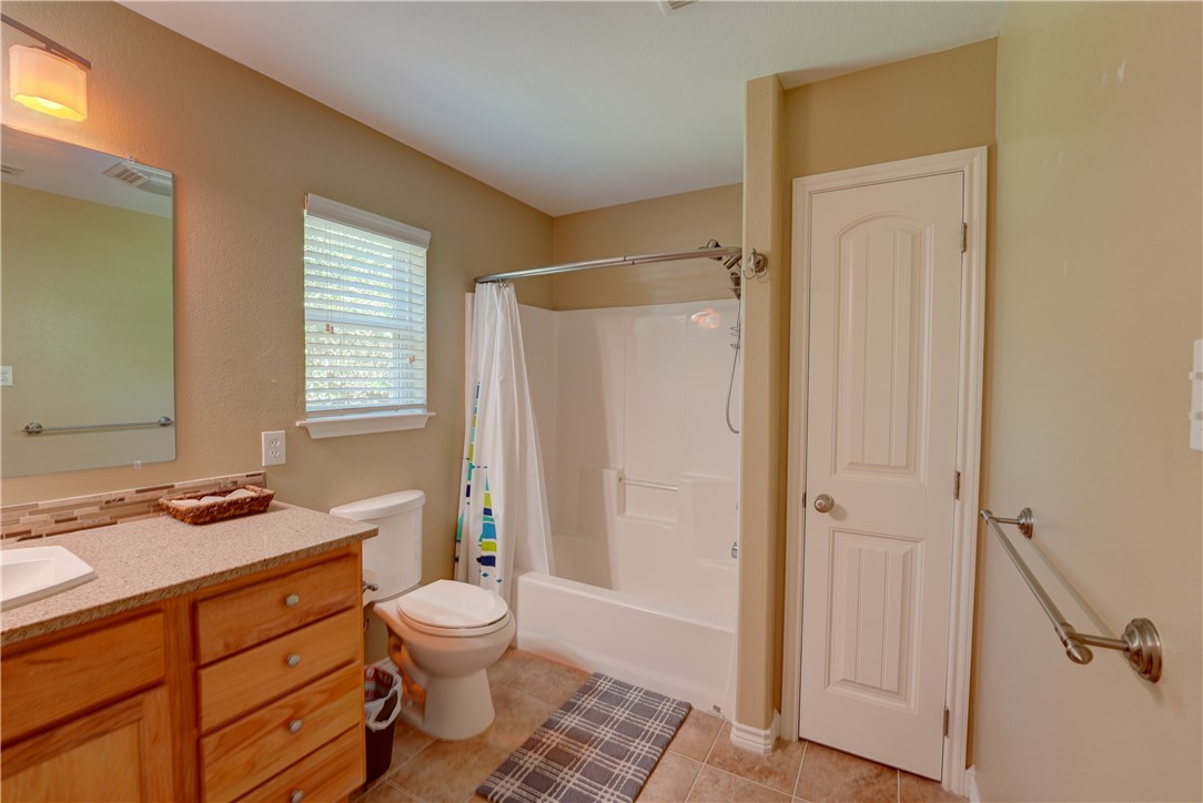 1023 S Fuqua St Property Photo 17