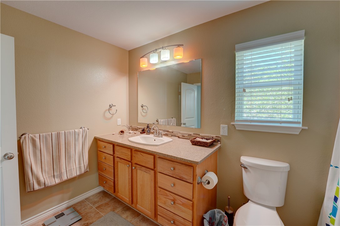 1023 S Fuqua St Property Photo 18