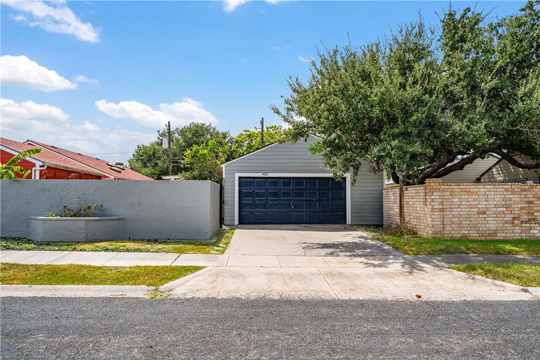 4525 Sunlight Dr Property Photo 2