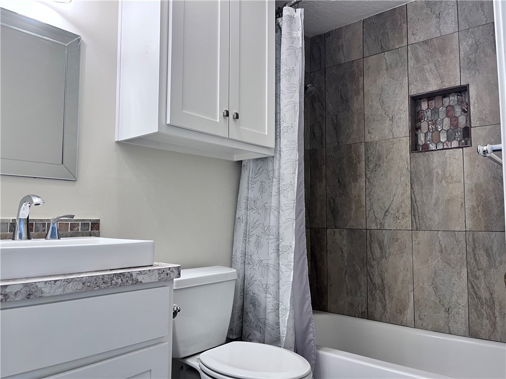 621 Philomena Dr Property Photo 6