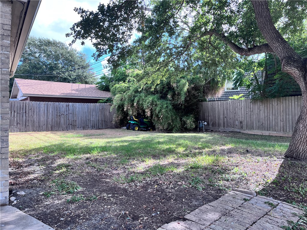 621 Philomena Dr Property Photo 36