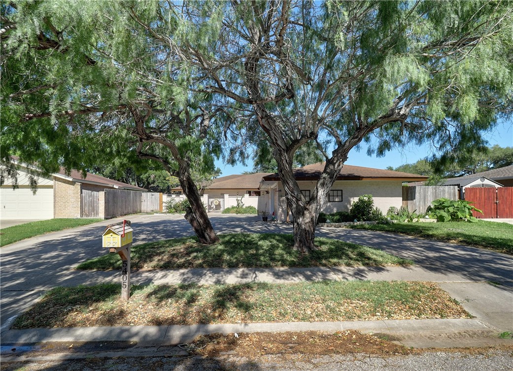 5405 Whitemarsh Dr Property Photo 1